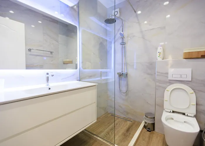 Syncron In The Center Of Apartment Tirana