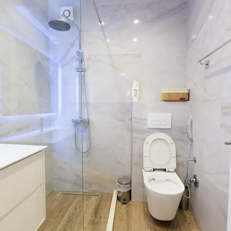 Syncron In The Center Of Appartement Tirana